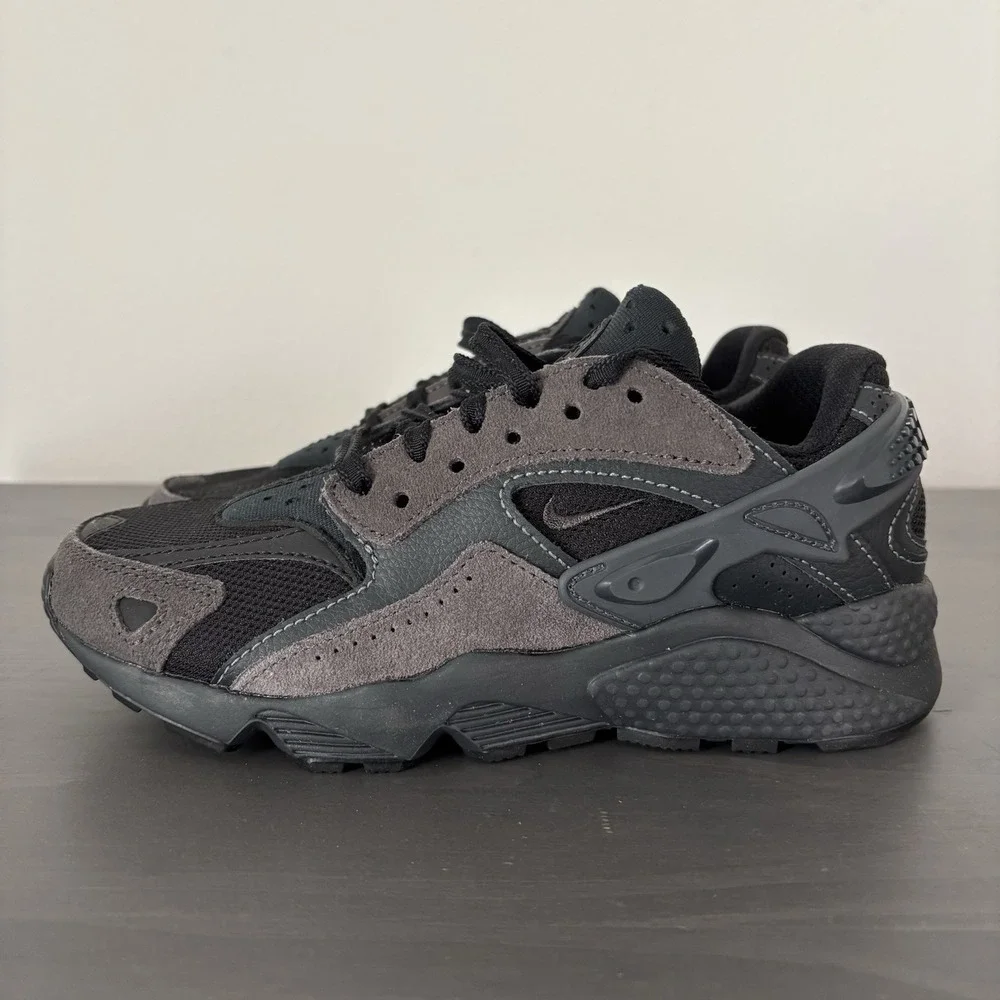 Nike Air Huarache Triple Black Anthracite Running‎ Youth Sneakers Size 3.5 New